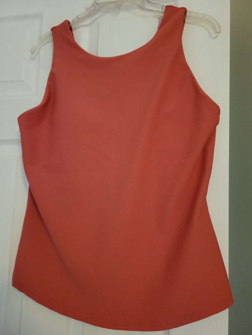 NWOT 32° Cool Women's Sleeveless Scoop Neck Tank Top - Coral